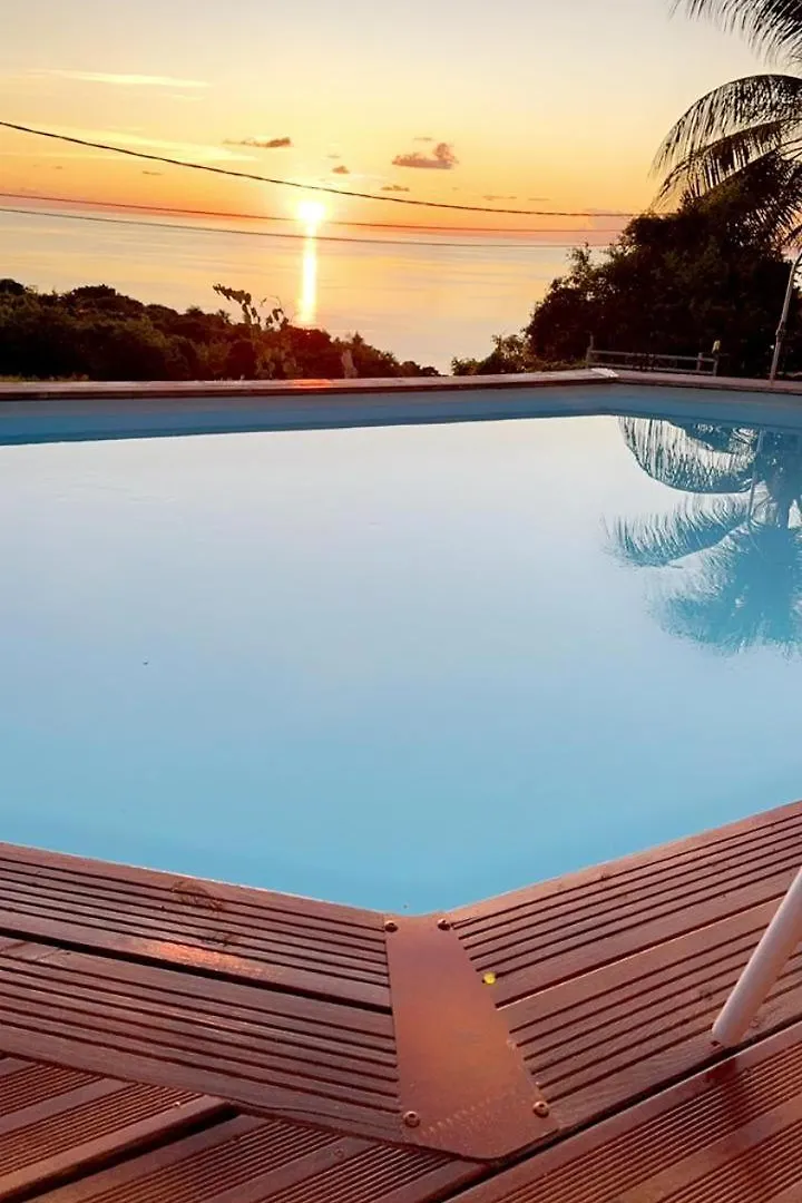 아파트 T3 Carbet Vue Mer Piscine Et Location Auto Possible 르 카르베